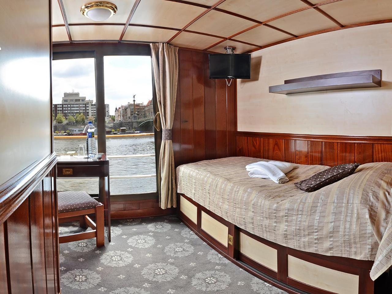 Hotel en barco Florentina Boat 3*